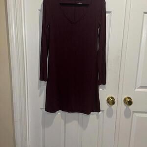 SO Burgundy Long Sleeve V-Neck Tunic  Size M